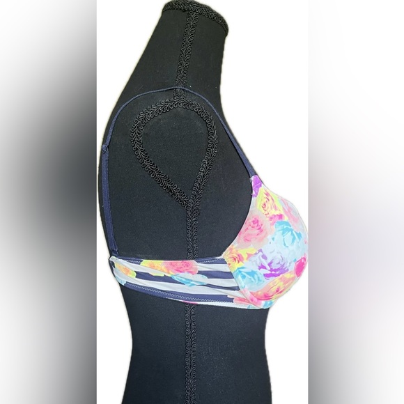 PINK VICTORIA'S SECRET Wear Everywhere Push Up Bra with floral design. Size 34 C - Picture 3 of 7